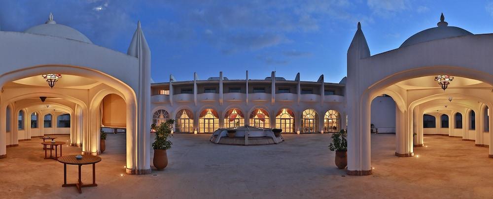 L' Amphitrite Palace Beach Resort & Spa Skhirat Exterior photo